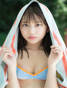 醉酒的女大学生
