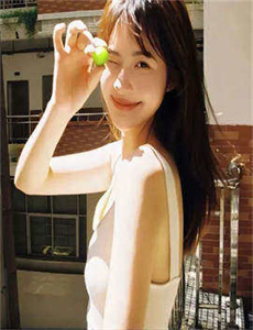 潜入女儿的房间