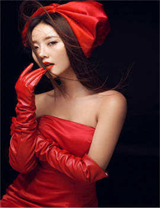 美女性